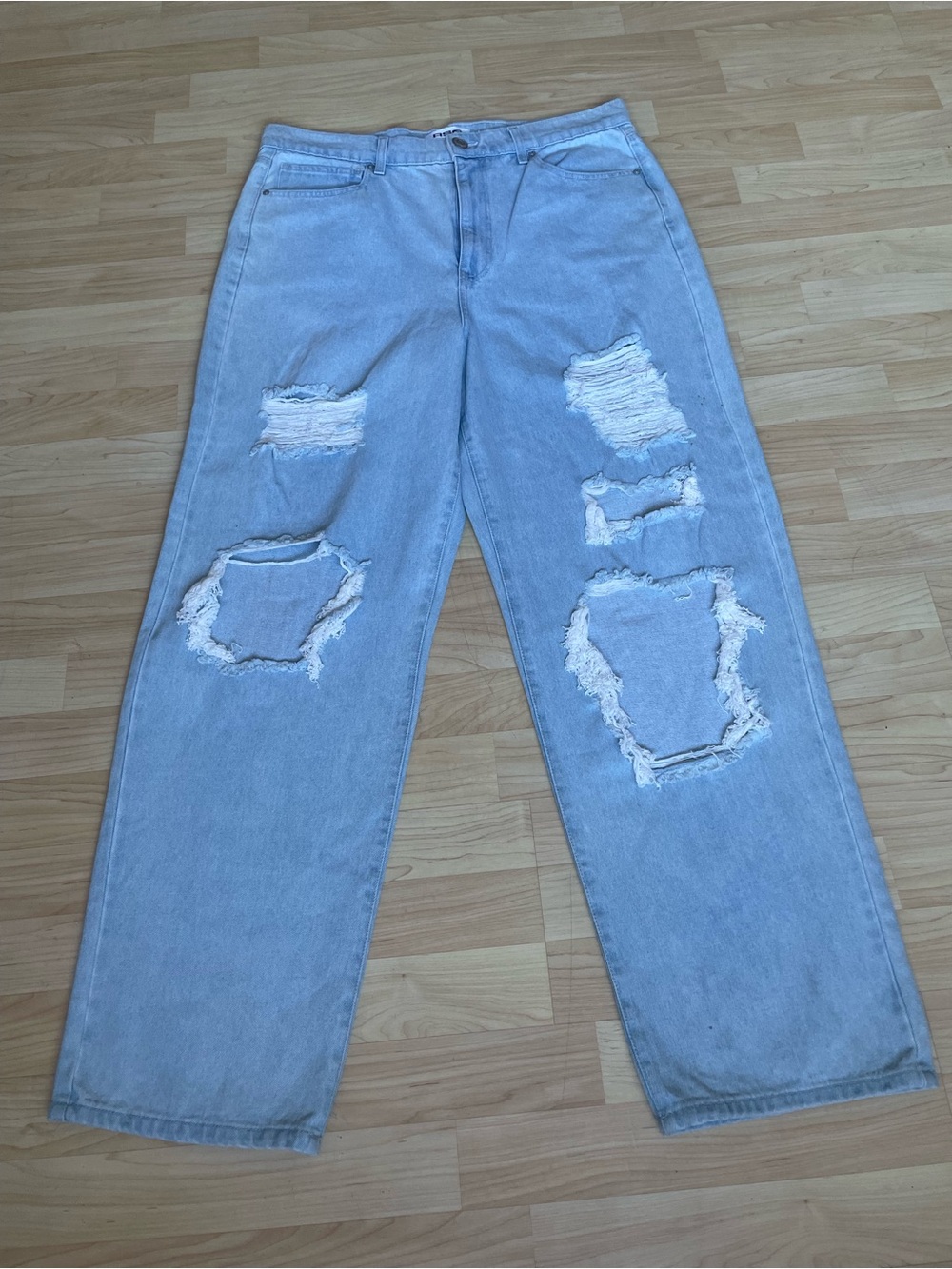 RSQ Light Wash Distressed Baggy Skater Jeans size 33.